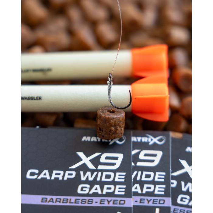 Fox X9 Carp Wide Gape Size 14 Barbless - Eyed