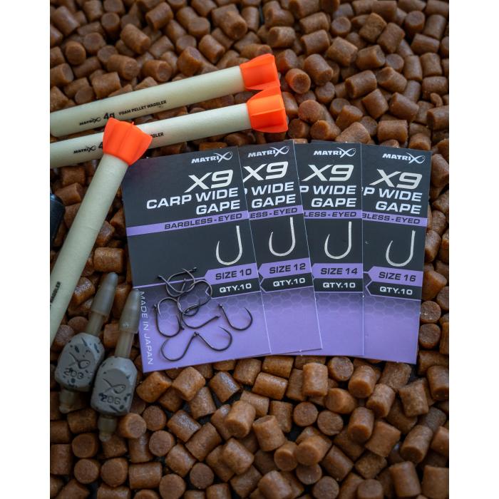Fox X9 Carp Wide Gape Size 14 Barbless - Eyed